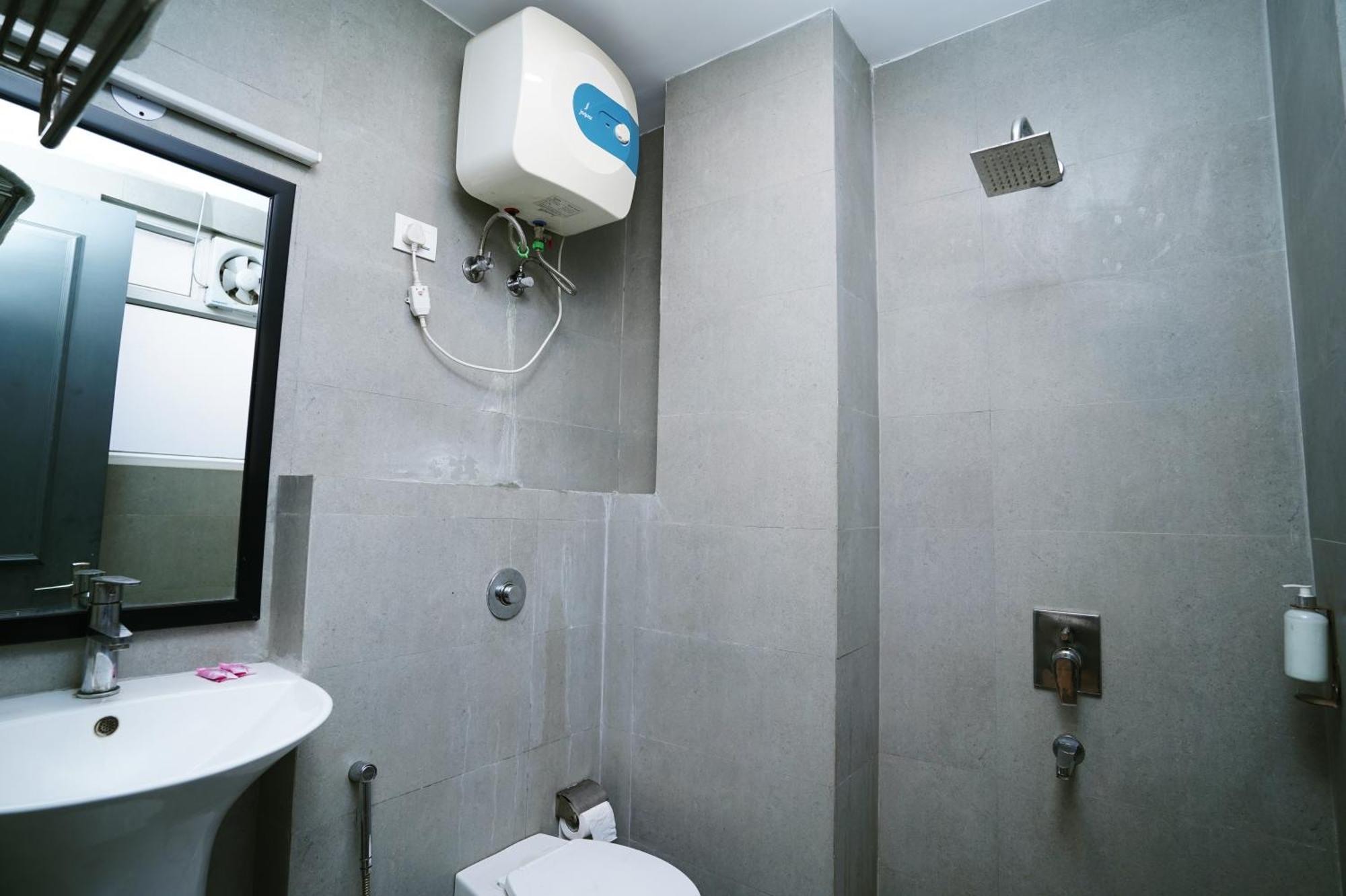 Hotel Mira Residency- Outer Ring Road, Paschim Vihar Delhi  Buitenkant foto