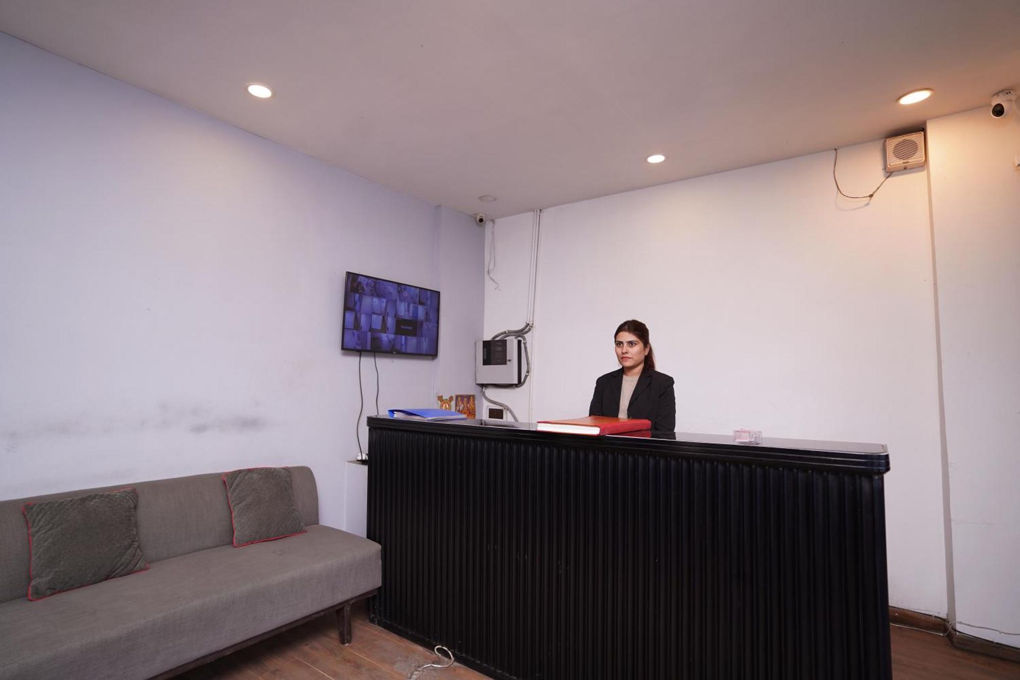 Hotel Mira Residency- Outer Ring Road, Paschim Vihar Delhi  Buitenkant foto