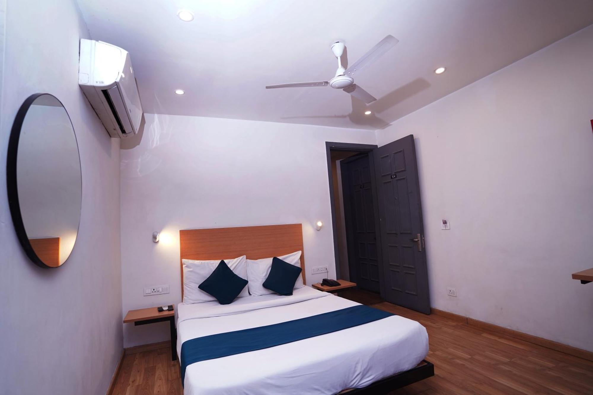 Hotel Mira Residency- Outer Ring Road, Paschim Vihar Delhi  Buitenkant foto