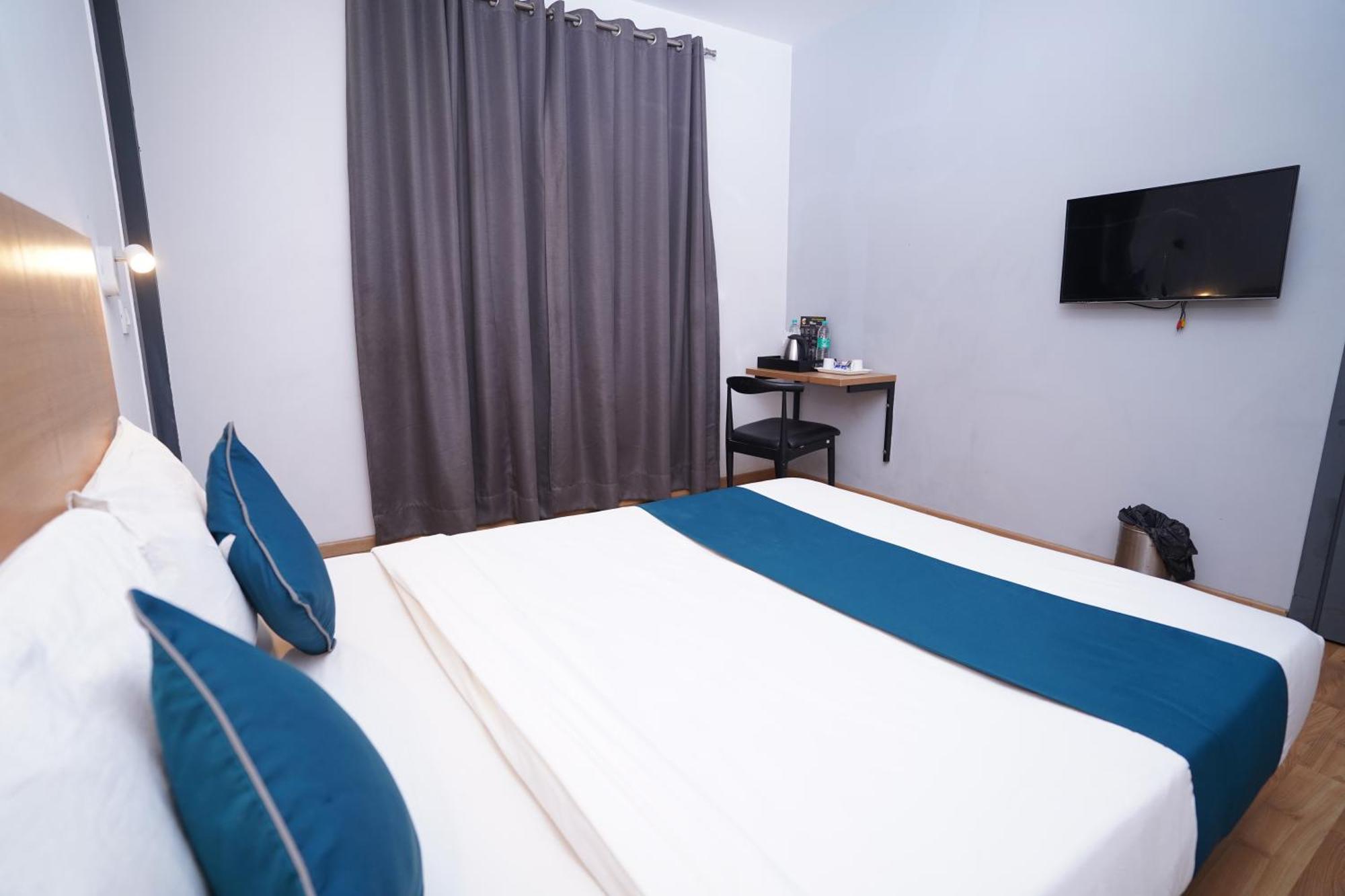 Hotel Mira Residency- Outer Ring Road, Paschim Vihar Delhi  Buitenkant foto