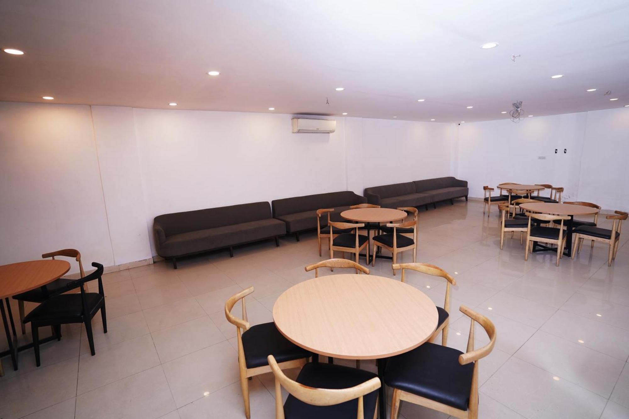 Hotel Mira Residency- Outer Ring Road, Paschim Vihar Delhi  Buitenkant foto