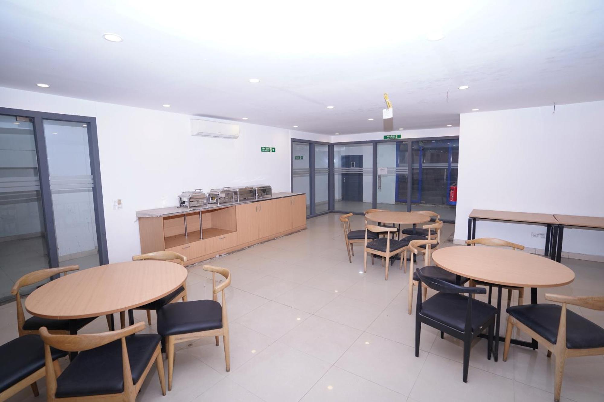 Hotel Mira Residency- Outer Ring Road, Paschim Vihar Delhi  Buitenkant foto